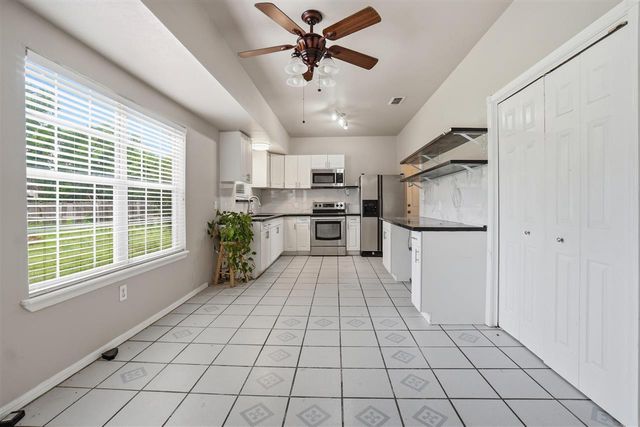 5406 NW Wilfred Dr, Lawton, OK 73505