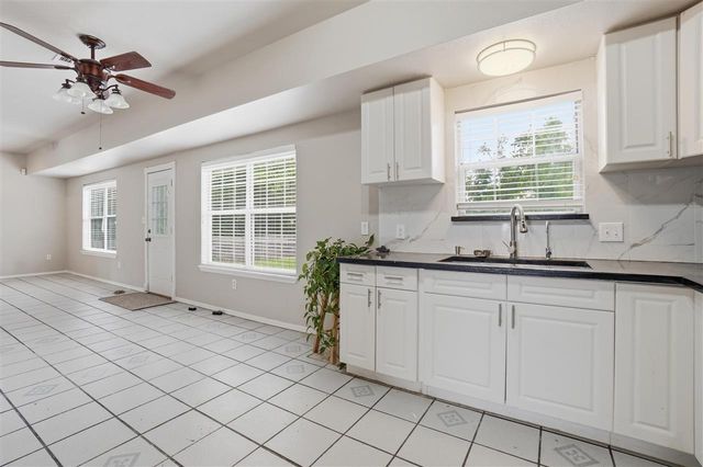5406 NW Wilfred Dr, Lawton, OK 73505