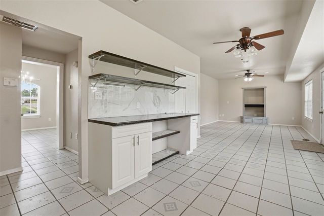 5406 NW Wilfred Dr, Lawton, OK 73505