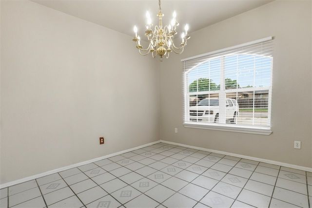 5406 NW Wilfred Dr, Lawton, OK 73505