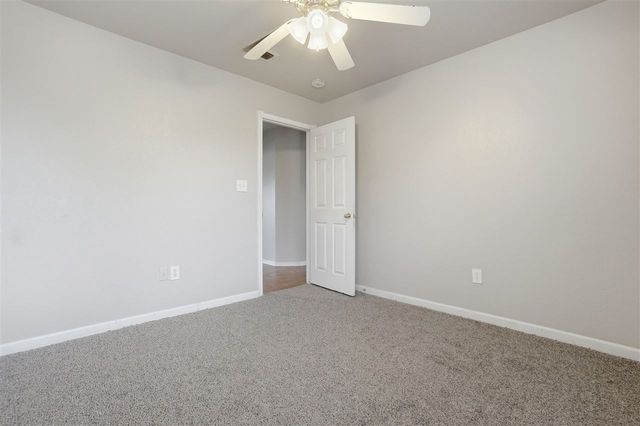 5406 NW Wilfred Dr, Lawton, OK 73505