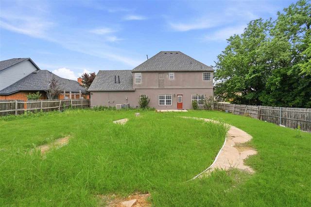 5406 NW Wilfred Dr, Lawton, OK 73505