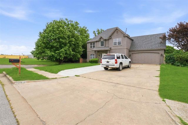 5406 NW Wilfred Dr, Lawton, OK 73505
