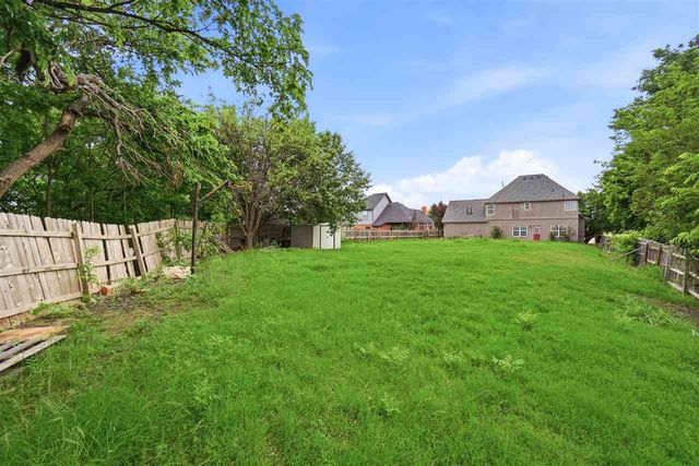 5406 NW Wilfred Dr, Lawton, OK 73505
