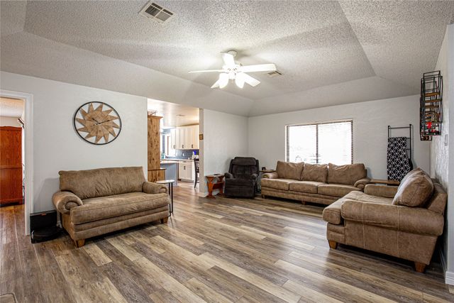 735 Willow Grove Road, Woodway, TX 76712