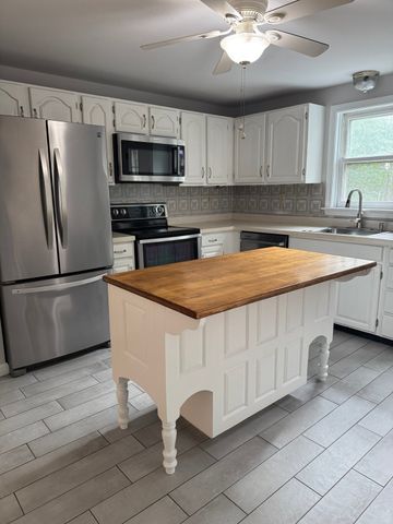 22 Admiral Rickover Rd., Plymouth, MA 02360