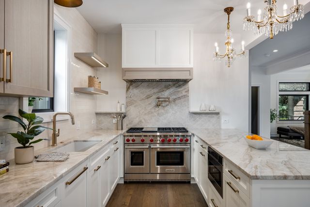 2512 N Kimball Avenue, Chicago, IL 60647