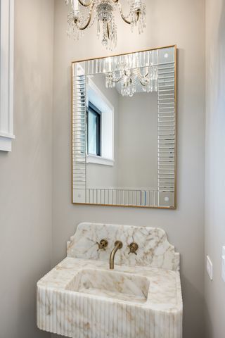 2512 N Kimball Avenue, Chicago, IL 60647