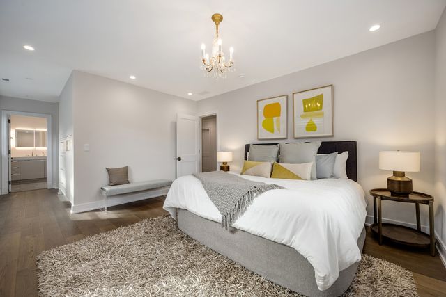 2512 N Kimball Avenue, Chicago, IL 60647