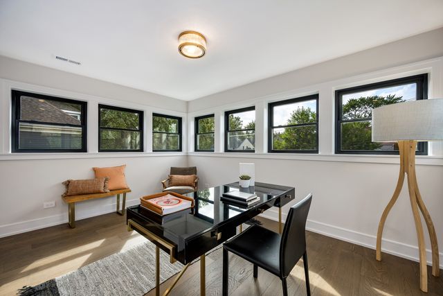 2512 N Kimball Avenue, Chicago, IL 60647