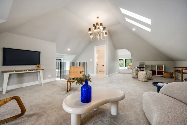 2512 N Kimball Avenue, Chicago, IL 60647