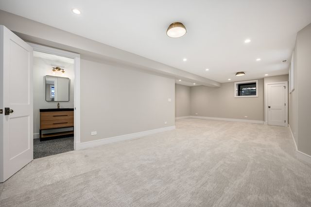 2512 N Kimball Avenue, Chicago, IL 60647