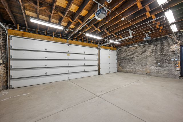 2512 N Kimball Avenue, Chicago, IL 60647