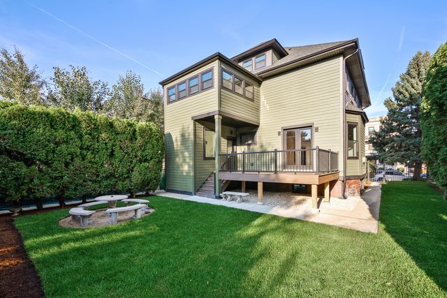 2512 N Kimball Avenue, Chicago, IL 60647