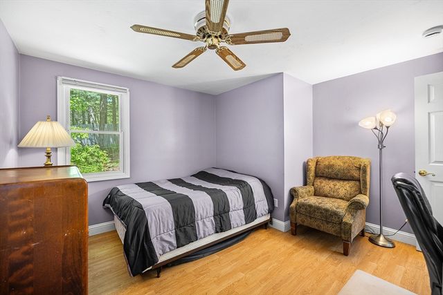 71 Cains Hill Dr, Taunton, MA 02718