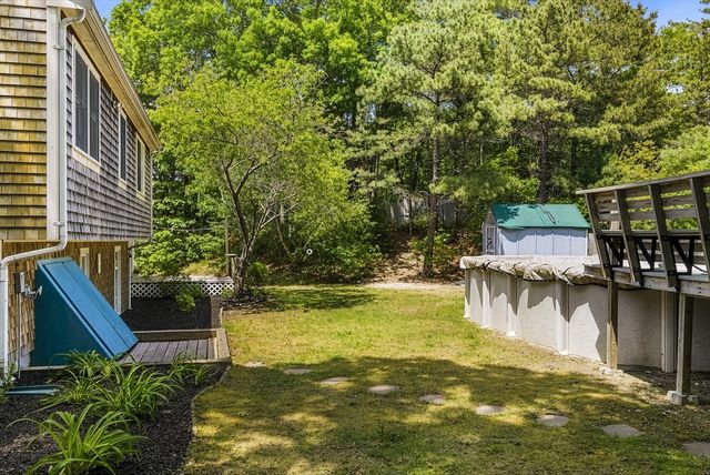 71 Cains Hill Dr, Taunton, MA 02718