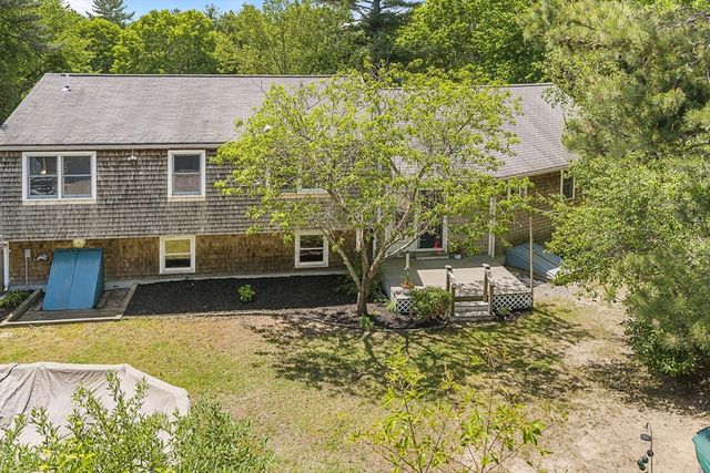 71 Cains Hill Dr, Taunton, MA 02718