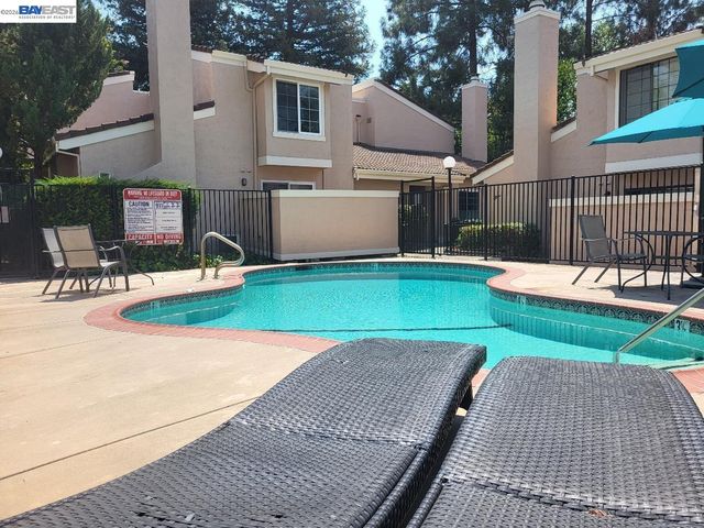 665 Palomino Dr D, Pleasanton, CA 94566