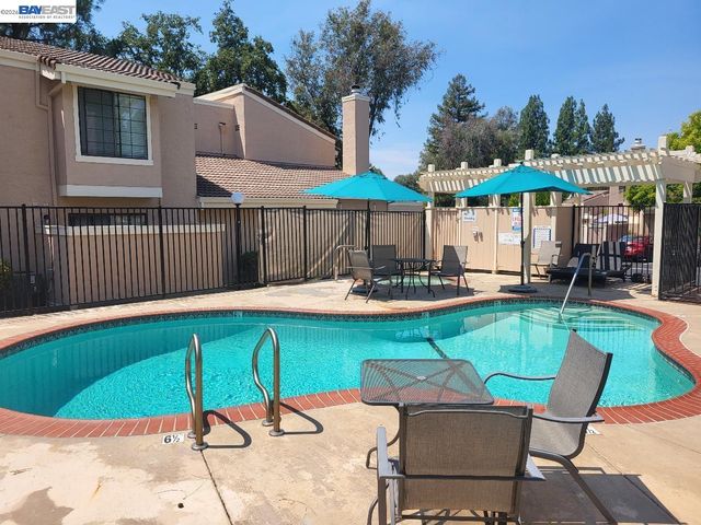 665 Palomino Dr D, Pleasanton, CA 94566