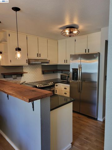 665 Palomino Dr D, Pleasanton, CA 94566
