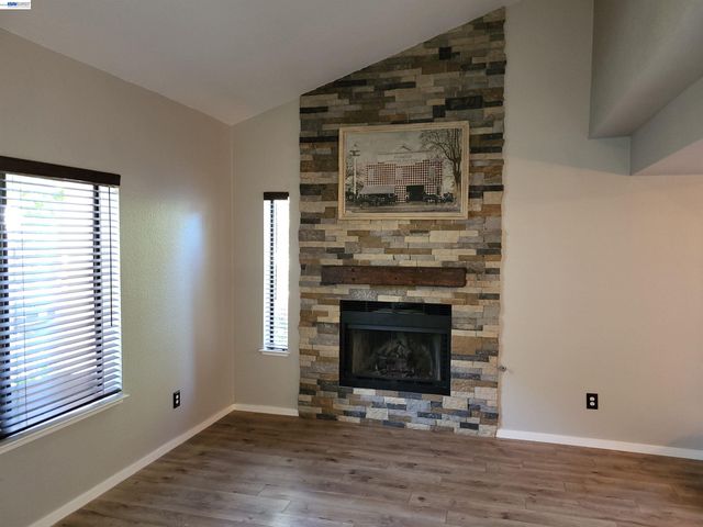 665 Palomino Dr D, Pleasanton, CA 94566