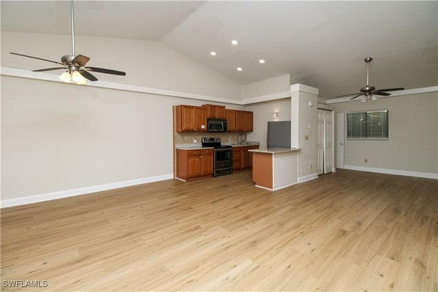 826 Wiggins Pass RD 310, Naples, FL 34110