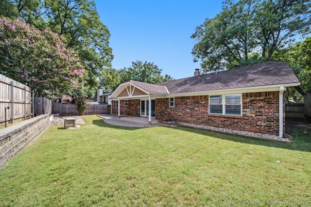 3833 E 82nd Place, Tulsa, OK 74137