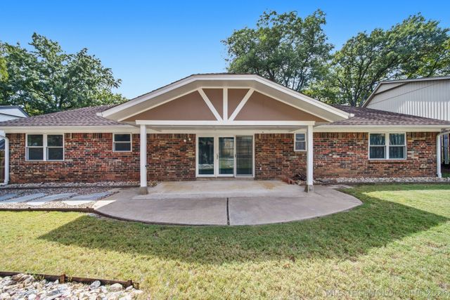 3833 E 82nd Place, Tulsa, OK 74137