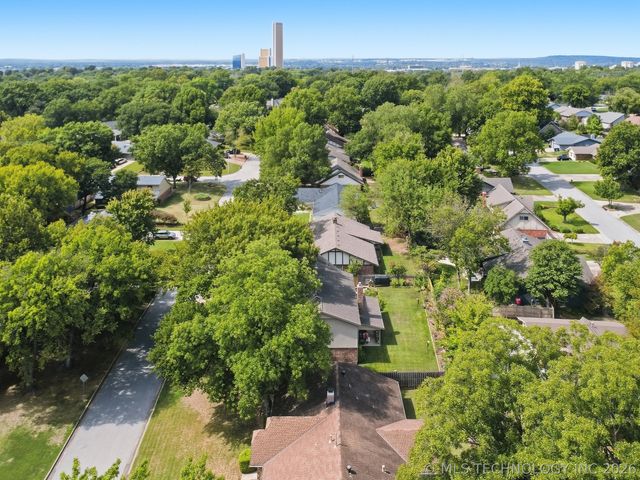 3833 E 82nd Place, Tulsa, OK 74137