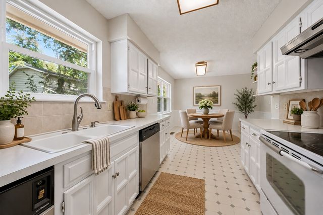 3833 E 82nd Place, Tulsa, OK 74137