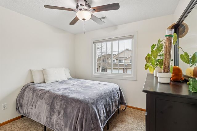 5466 Longview Court 2, Johnston, IA 50131