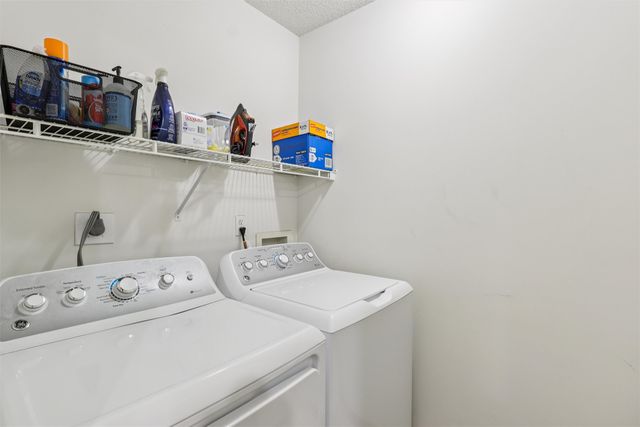 5466 Longview Court 2, Johnston, IA 50131