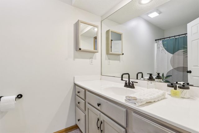 5466 Longview Court 2, Johnston, IA 50131