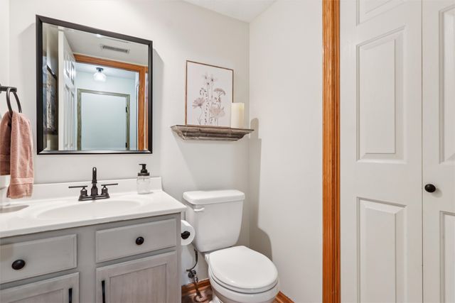 5466 Longview Court 2, Johnston, IA 50131