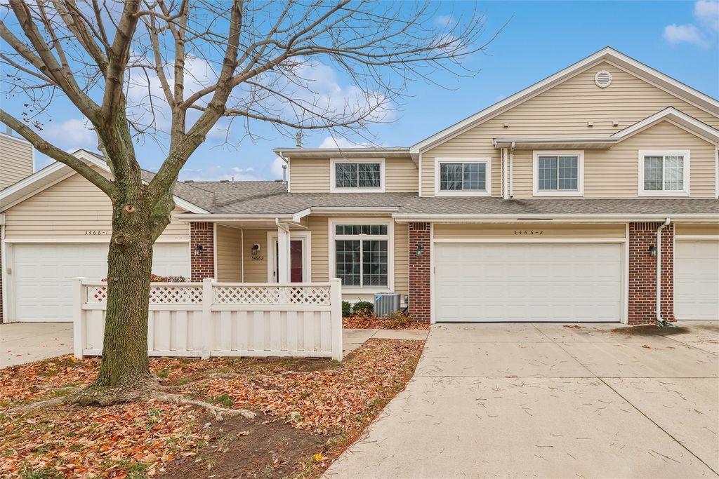 5466 Longview Court 2, Johnston, IA 50131