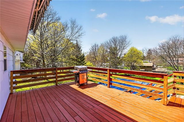 5 Chesham Way, Perinton, NY 14450
