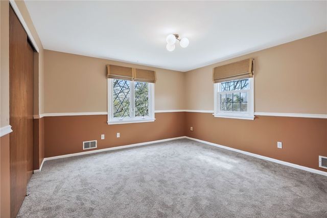 5 Chesham Way, Perinton, NY 14450