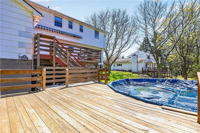 5 Chesham Way, Perinton, NY 14450