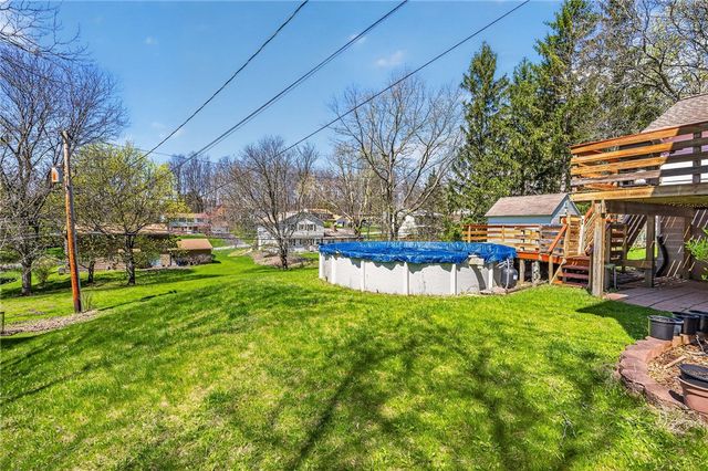 5 Chesham Way, Perinton, NY 14450