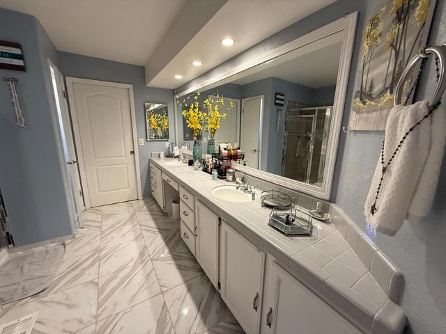 1010 Neal St, Los Banos, CA 93635