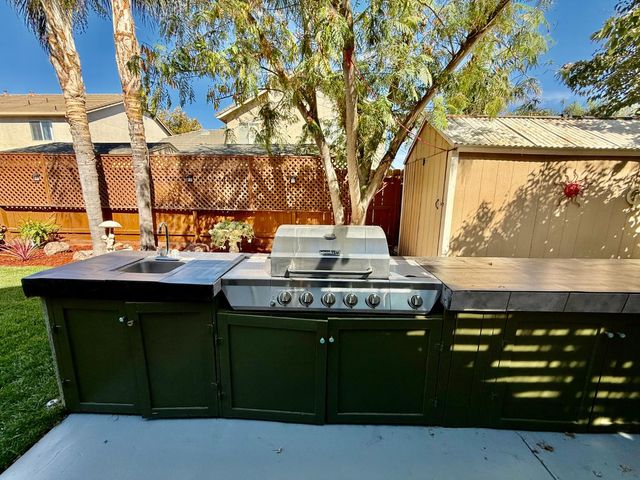 1010 Neal St, Los Banos, CA 93635