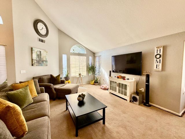 1010 Neal St, Los Banos, CA 93635