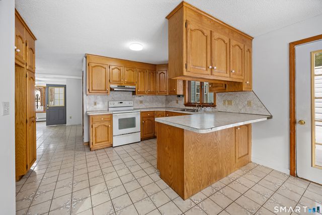 962 Shuttle Meadow Road, Southington, CT 06489