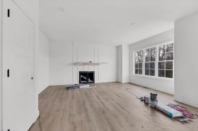 155 Cottage Ln, Clarksville, TN 37043