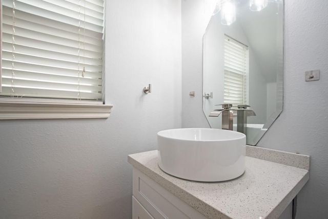 1422 Ruthven Street, Houston, TX 77019