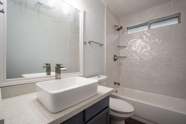 1422 Ruthven Street, Houston, TX 77019