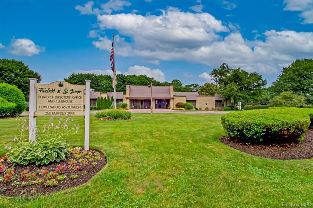 705 Cabot Court W, Saint James, NY 11780