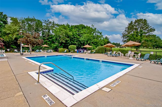 705 Cabot Court W, Saint James, NY 11780