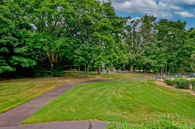 705 Cabot Court W, Saint James, NY 11780