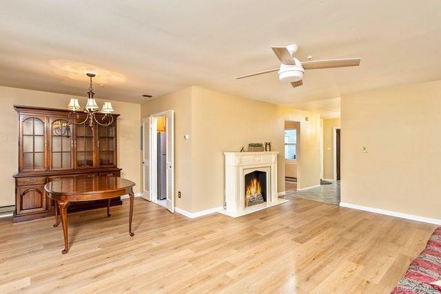 705 Cabot Court W, Saint James, NY 11780